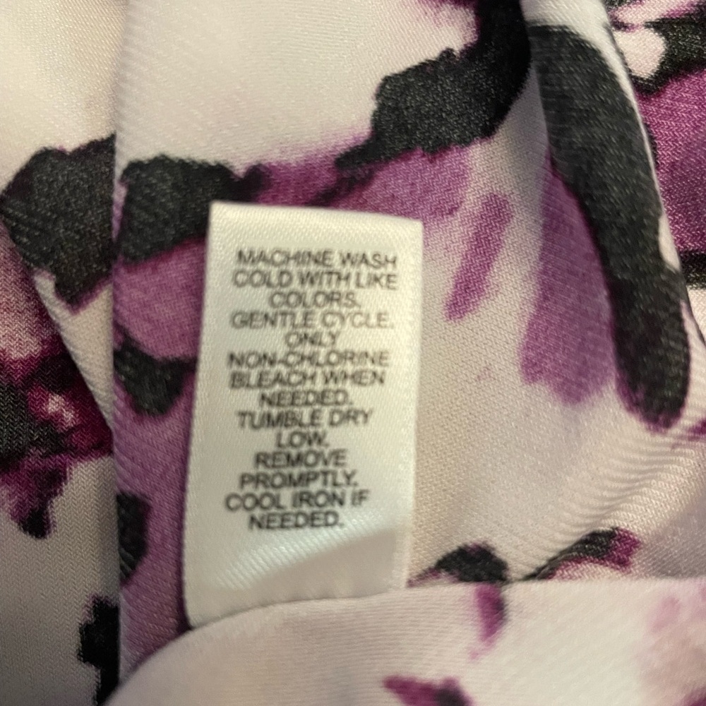 NWOT Cato Size 22W/24W Purple Black Floral Chiffon Hem Tunic Blouse Short Sleeve - Picture 7 of 7